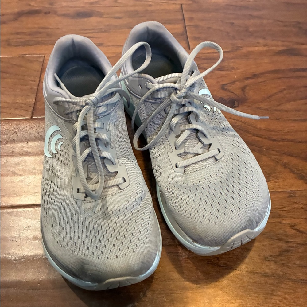 Topo Sneakers